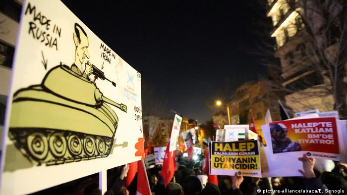 Türkei Proteste Solidarität Syrien Aleppo (picture-alliance/abaca/E. Senoglu)