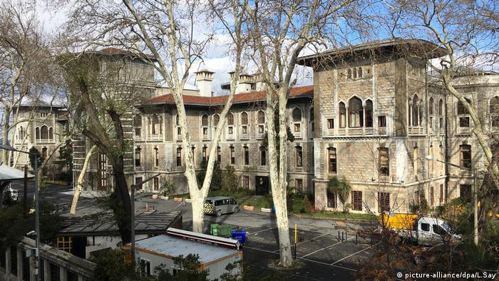 Стамбульська гімназія Istanbul Lisesi