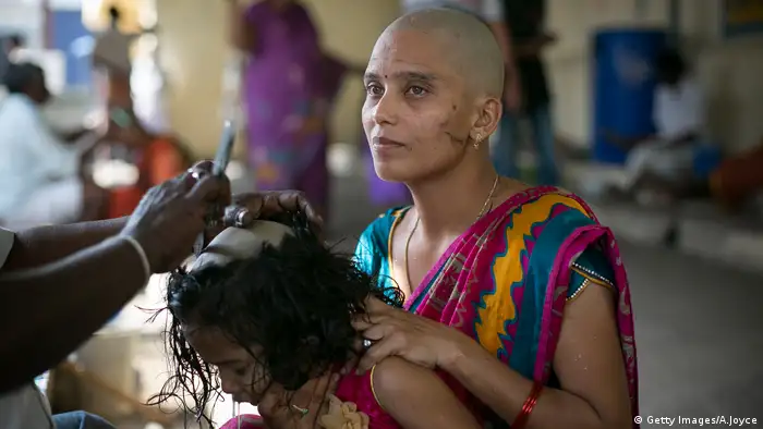 Indien Frauen Rasur der Haare aus religiösen Gründen Schönheitsindustrie Perücken Herstellung