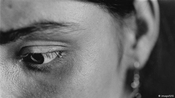 Лоша храна, мизерни общежития, дълъг път до работното място: жените,