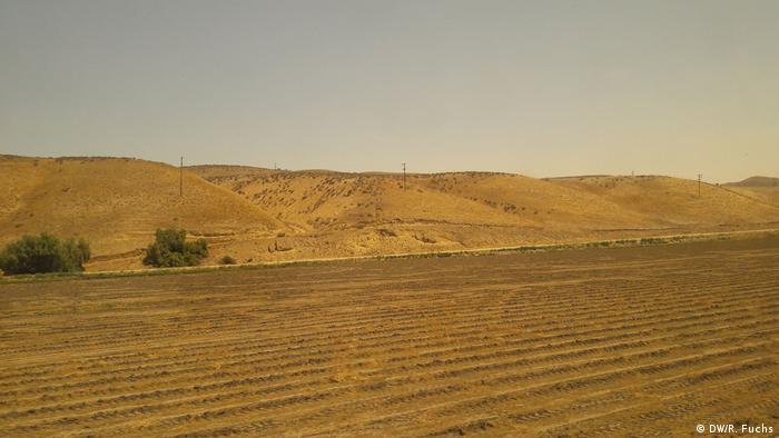 Dessicated farmland between San Francisco and Los Angeles