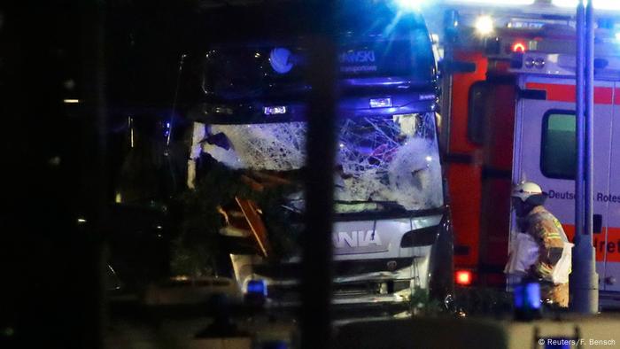 Deutschland Neun Tote und viele Verletzte auf Berliner Weihnachtsmarkt (Reuters/F. Bensch)
