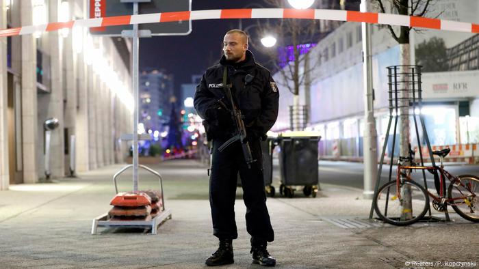 Deutschland Neun Tote und viele Verletzte auf Berliner Weihnachtsmarkt (Reuters/P. Kopczynski)