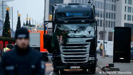 Deutschland Anschlag mit LKW auf Weihnachtsmarkt in Berlin (Reuters/H. Hanschke)