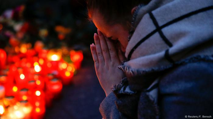 Vigilia por las víctimas en la Breitscheidplatz de Berlín