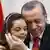 Türkei Ankara Präsident Erdogan trifft syrisches Twittermädchen Bana Al-Abed