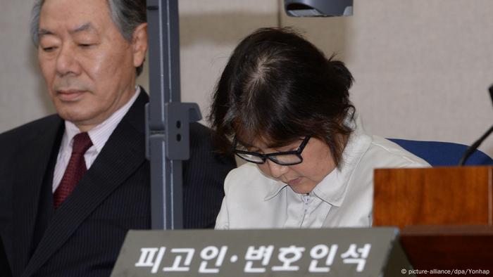 La hija de Choi Soon-sil, apodada la Rasputina surcoreana y protagonista del escándalo de corrupción que ha llevado a la destitución de la presidenta de Corea del Sur, Park Geun-hye, fue detenida en Dinamarca. 02.01.2017