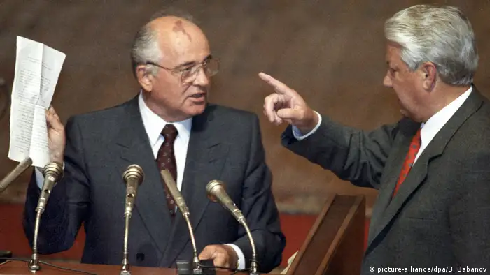 Russland Jelzin fordert Gorbatschow heraus