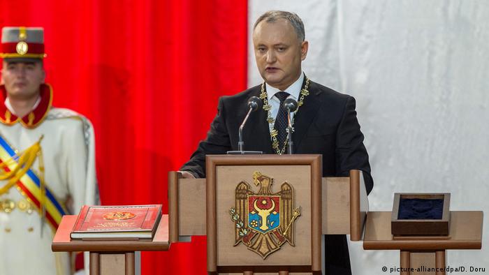 Igor Dodon la învestire (23.12.2016) (picture-alliance/dpa/D. Doru)