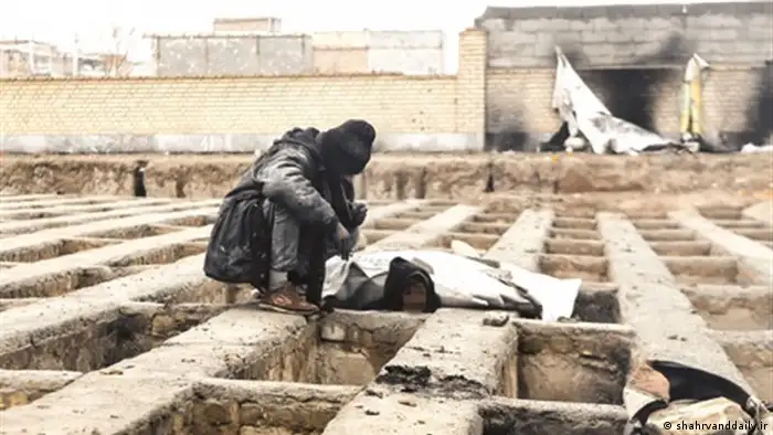 Iran - Obdachlose übernachten in Gräbern (shahrvanddaily.ir)