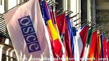 OSCE-GIPFEL IN WIEN - Flaggen vor der Wiener Hofburg heute mittag. APA Photo: Robert Jaeger |