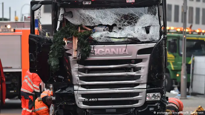 Deustchland | Anschlag mit LKW auf Weihnachtsmarkt in Berlin (picture-alliance/dpa/B. Pedersen)