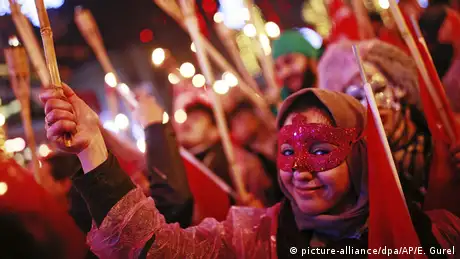 Türkei Istanbul - Silvester 2017 (picture-alliance/dpa/AP/E. Gurel)