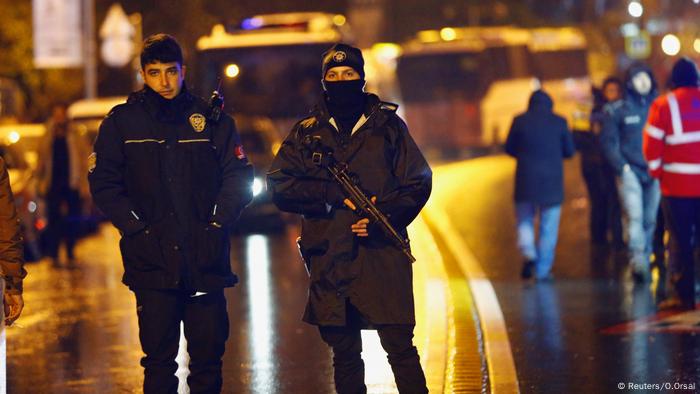 Un atentado dejó 39 muertos y 65 heridos en Nochevieja en el club Reina, de Estambul. El autor del ataque terrorista fue detenido el 17.01.2017 por la Policía. Se trata de Abdulgadir Masharipov, de 34 años y natural de Uzbekistán, según confirmaron las autoridades turcas.