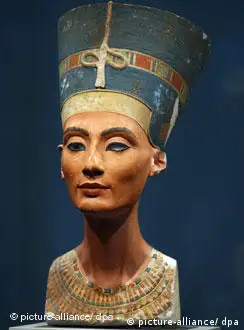 Büste der altägyptischen Königin Nofretete