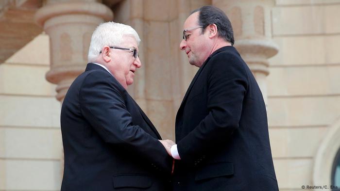 El presidente de Francia, François Hollande, a Irak, llegó hoy a Irak, donde se reúne con los principales mandatarios y visitará las tropas que entrenan y apoya al Ejército iraquí. El presidente francés dijo que el apoyo de su país está a la vista en la retirada de daesh del país, y que la batalla por Mosul ha comenzado. (2.01.2017)