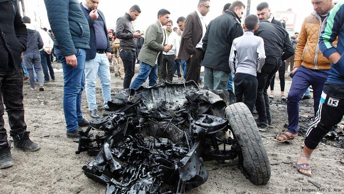 Al menos cinco personas murieron y sieteresultaron heridas hoy al estallar un coche bomba en Bagdad, informóel portavoz de las fuerzas de seguridad en la capital iraquí, Saad Maan. (5.01.2017)