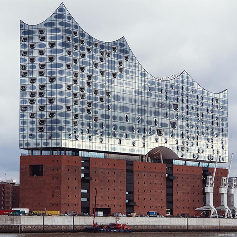 ELBPHILHARMONIE ヘルツォーグ& de ムーロン Elbphilharmonie Hamburg / Herzog & de Meuron | ArchDaily