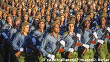 02.01.2017+++Havanna, Kuba+++
Women soldiers parade through Revolution Square in honor of late Cuban leader Fidel Castro in Havana, Cuba, Monday, Jan. 2, 2017. Soldiers and party militants marched in a show of solidarity and homage to Castro who died in November of last year. (AP Photo/Desmond Boylan) |