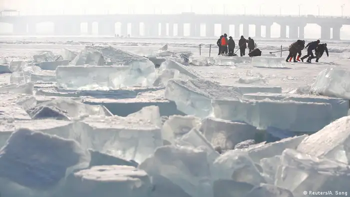 China Harbin Eisskulpturen (Reuters/A. Song)