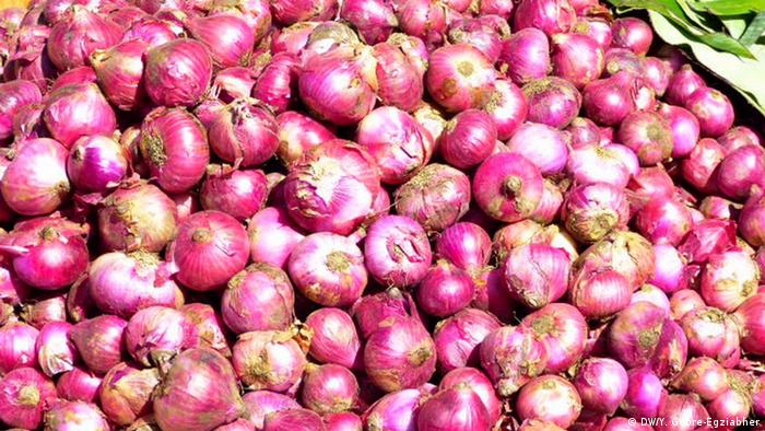 A picture of red onions from an Ethiopian market (DW/Y. Gebre-Egziabher)