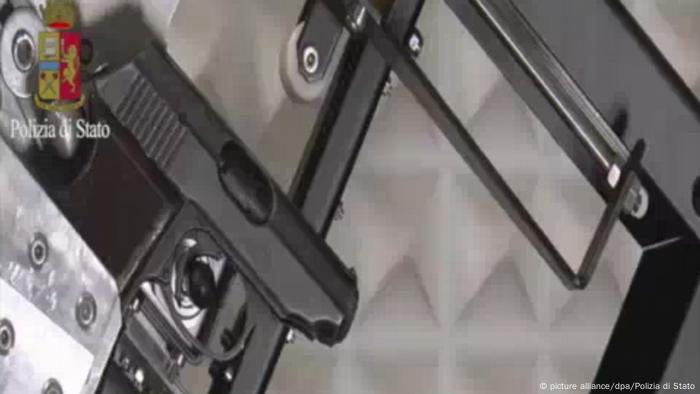 Italien Ballistische Untersuchung der Waffe von Anis Amri (picture alliance/dpa/Polizia di Stato)