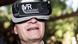 Symbolbild: Günther Oettinger mit VR-Brille Symbolbild: Günther Oettinger mit VR-Brille