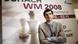 Izazivač Kramnik pozira ispred plakata Svjetskog prvenstva u šahu u Bonnu Izazivač Kramnik pozira ispred plakata Svjetskog prvenstva u šahu u Bonnu