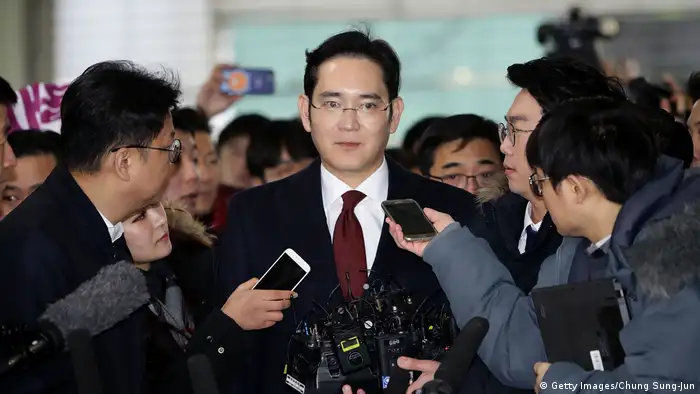 Samsung Vize Vorsitzender Jay Y Lee (auch Lee Jae-Yong) Befragung zu Bestechungsvorwürfen