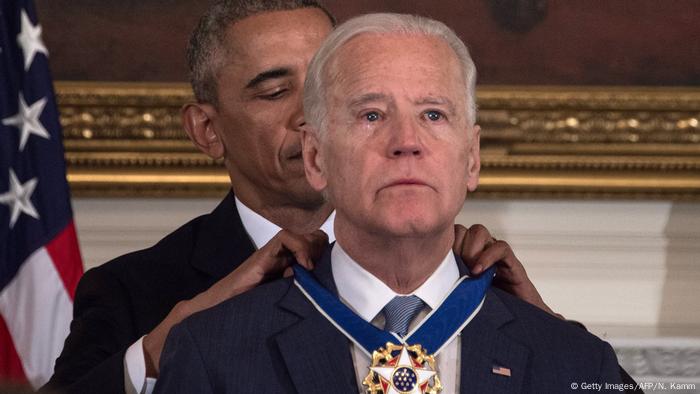 USA Obama ehrt Joe Biden mit der Freiheitsmedaille