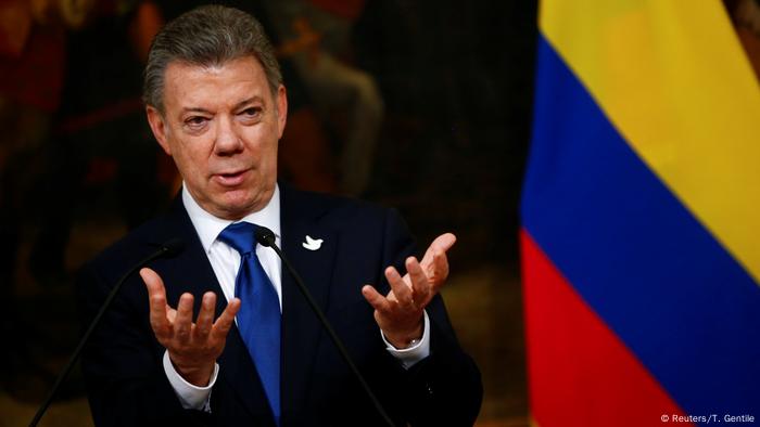 Italien Juan Manuel Santos in Rom (Reuters/T. Gentile)