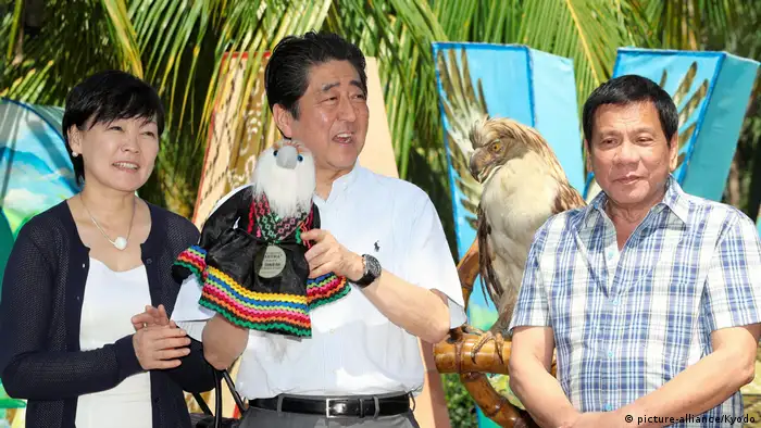 Philippinen Treffen Shinzo Abe mit Rodrigo Duterte