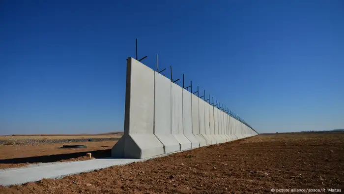 Grenze Türkei - Syrien (picture alliance/abaca/R. Maltas)