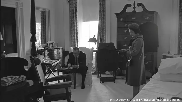 US Präsidenten Amtseinführungen Lyndon B. Johnson and Lady Bird Johnson (Reuters/White House Photo/LBJ Library/Yoichi Okamoto)