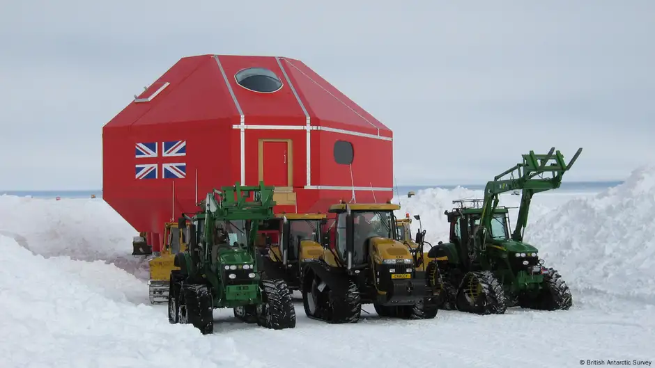Antarctic research lab moved from collapsing ice shelf Science DW 24.01.2017