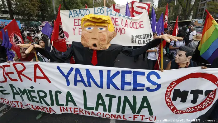Proteste gegen Trump vor der US-Botschaft in Mexiko (picture-alliance/dpa/ZUMA WIRE/El Universal)