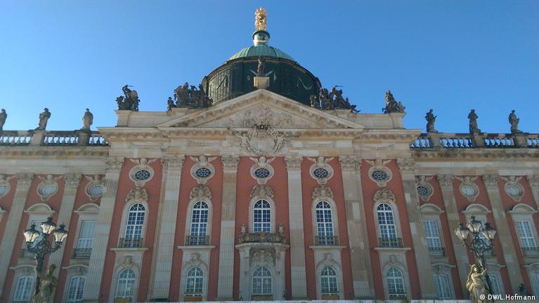 The New Palace in 360 degrees