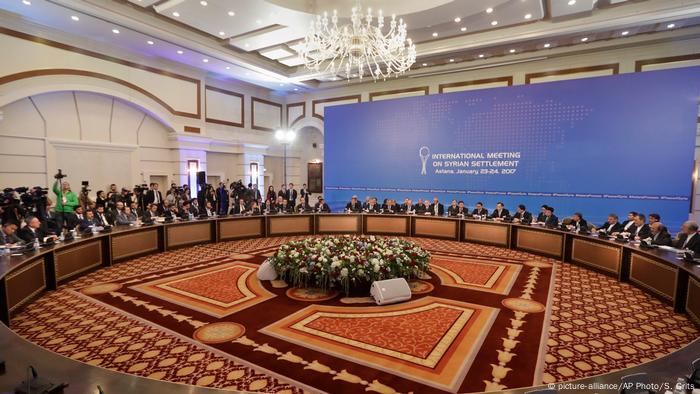 Las negociaciones entre el Gobierno y rebeldes sirios en la capital kazaja, Astaná, bajo el auspicio de Rusia, garante del equipo gubernamental, y Turquía, valedora de la oposición, serán indirectas. (23.01.2017)