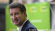 Francia: ecologista baja su candidatura presidencial 