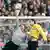 Subotić u akciji - okosnica obrane Borusije iz Dortmunda (na slici u akciji sa svojim golmanom Weidenfellerom u utakmici protiv Werdere iz Bremena)