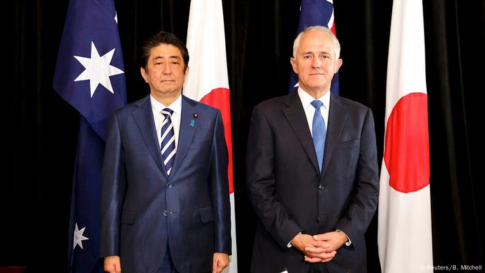 Shinzo Abe, primer ministro de Japón, y su homólogo australiano, Malcom Turnbull.
