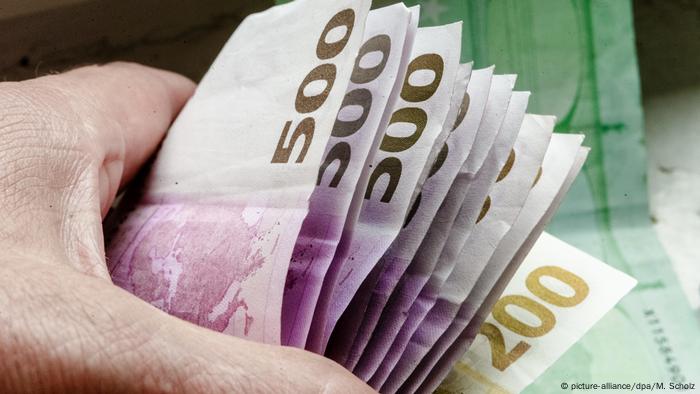 Kosovo Police Seize Fake Banknotes Worth 2 Million Euros News Dw 10 03 2017