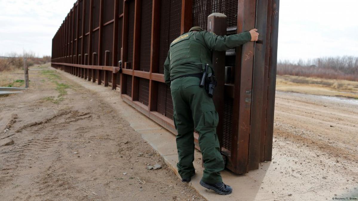 Muro divide praias com perfis distintos nos EUA e no México - TNH1