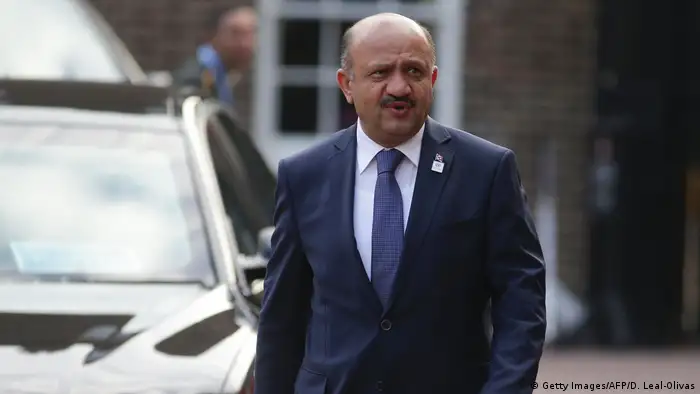 Fikri Isik türkischer Verteidigungsminister