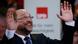 Martin Schulz mit erhobenen Händen zum Gruß im Willy-Brandt-Haus (Foto: Reuters) Martin Schulz mit erhobenen Händen zum Gruß im Willy-Brandt-Haus (Foto: Reuters)