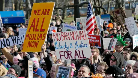 US-Einreiseverbot gegen Muslime: Widerstand in den USA (Picture-Alliance/AP Photo/K. Willens)