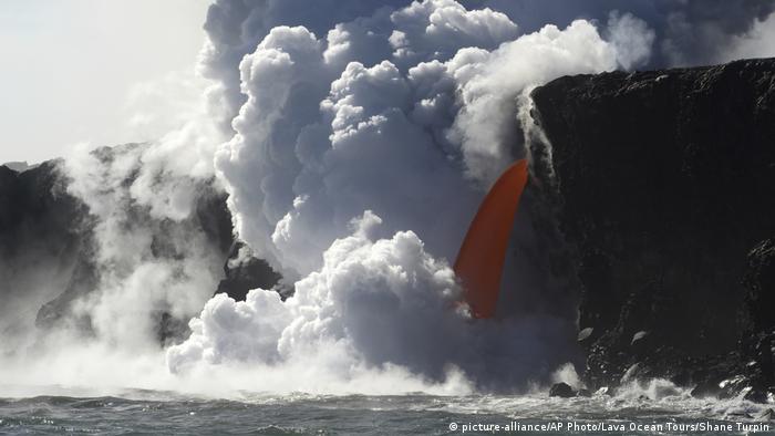 USA Hawaii Lavastrom vom Vulkan Kilauea