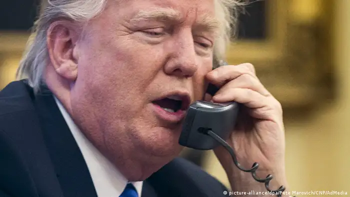 USA Präsident Donald Trump Telefonat mit Australiens Premierminister Malcolm Turnbull (picture-alliance/dpa/Pete Marovich/CNP/AdMedia)