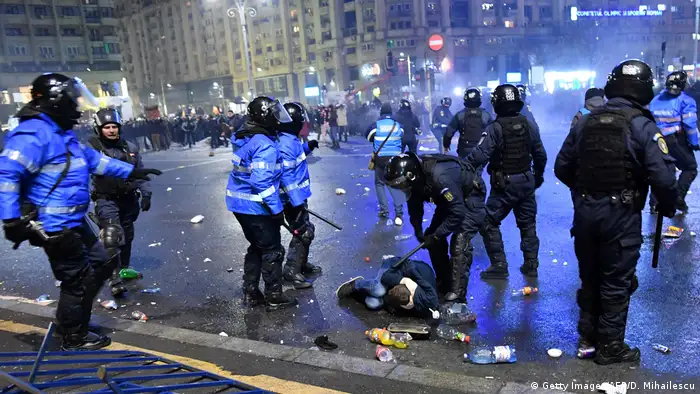 Rumänien Proteste gegen Korruption & Ausschreitungen in Bukarest (Getty Images/AFP/D. Mihailescu)