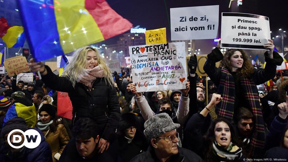 Political Crisis In Romania Continues – DW – 02/03/2017